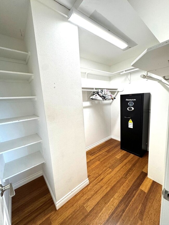Building Photo - 15904 Noble Point Dr
