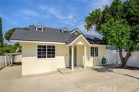 Building Photo - 10227 Helendale Ave
