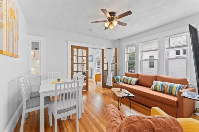 Building Photo - 29 Harbor St