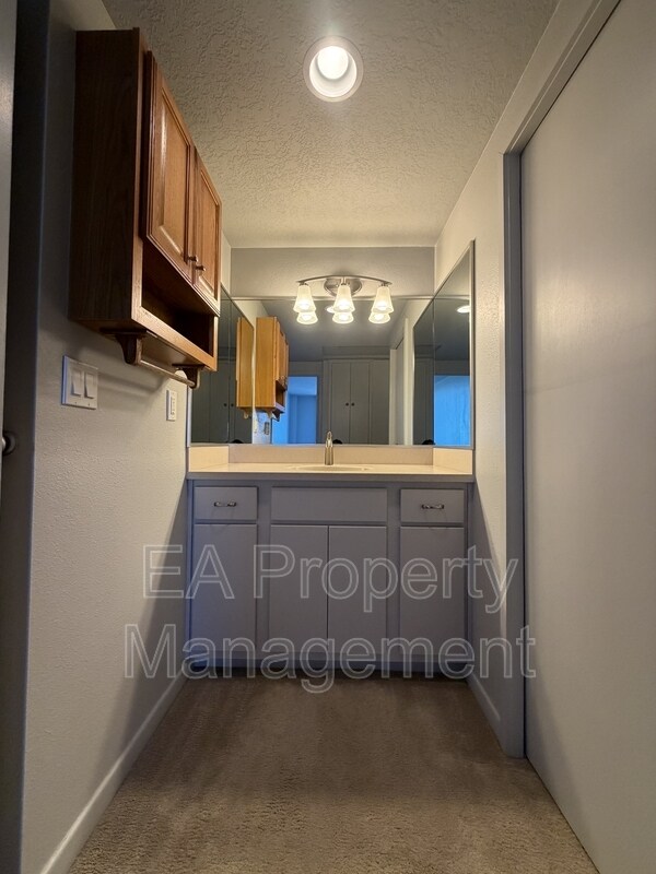 Building Photo - 1331 Park Ave SW