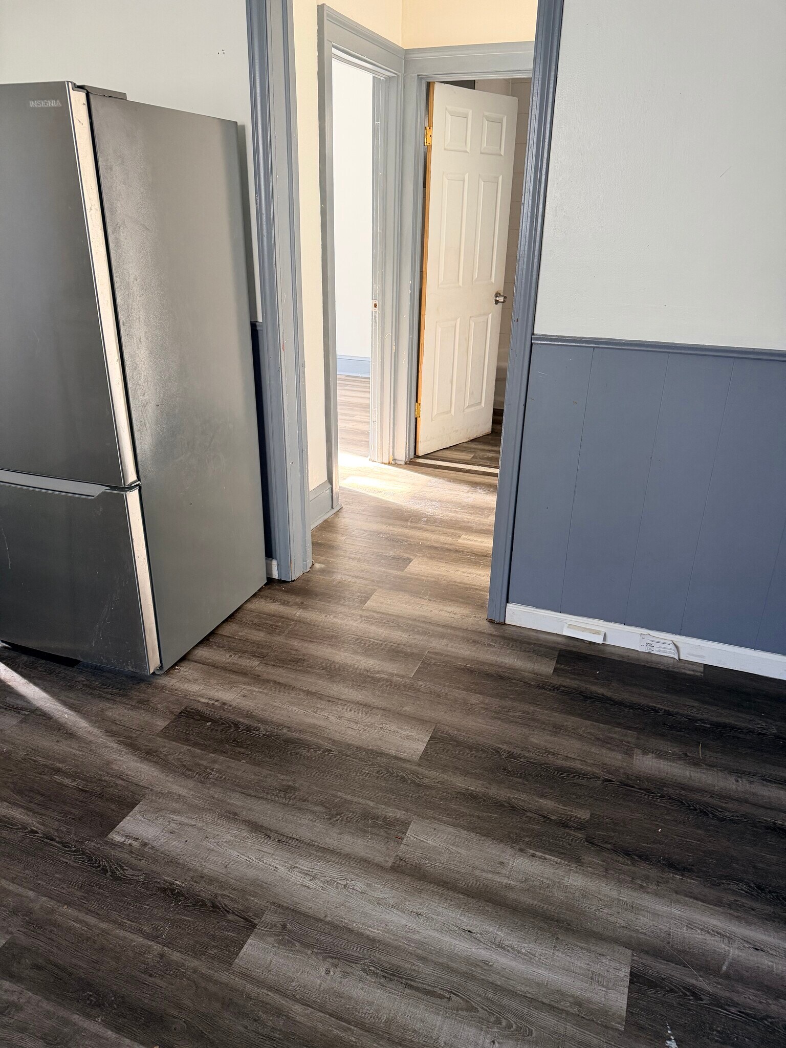 Building Photo - 43 Cowles St