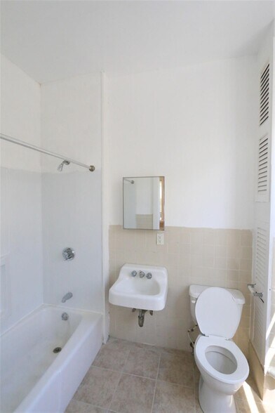 Building Photo - 58 Vinal Ave