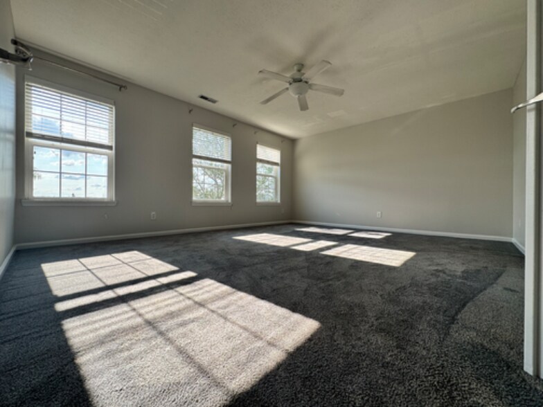 Building Photo - 13255 Minden Dr