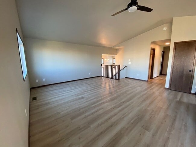 Building Photo - Beautiful home located in fast-growing Horace, ND.