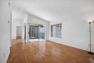 Building Photo - 5532 Las Virgenes Rd