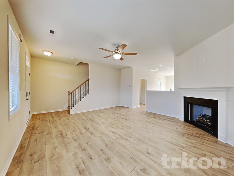 Building Photo - 116 Greenhouse St