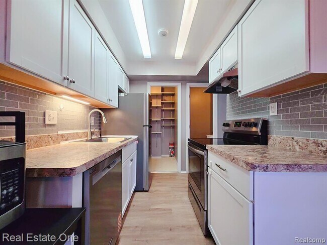 Building Photo - 24128 Quad Park Ln