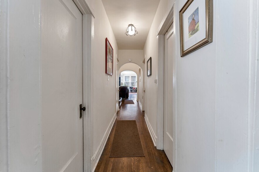 Building Photo - 1432 W Jonquil Ter