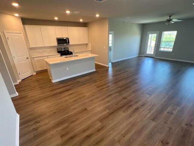 Building Photo - 6400 Rounded Pebble Ln