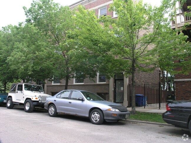 Building Photo - 941-945 E 52nd St