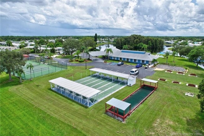 Building Photo - 7073 SE Birchwood Ln