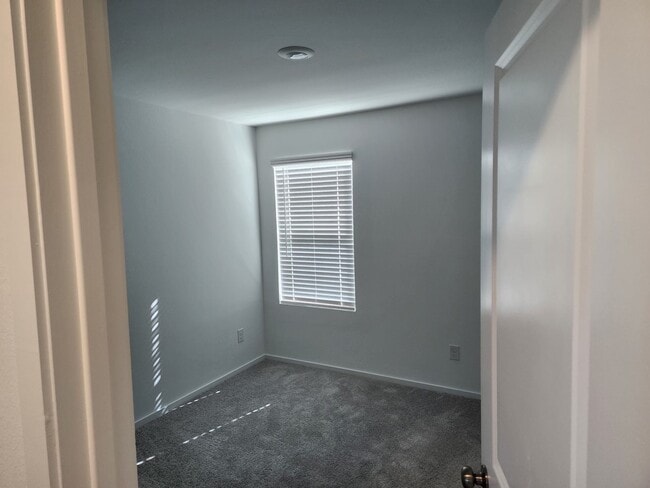 Building Photo - 3049 Majestic Sunrise Dr