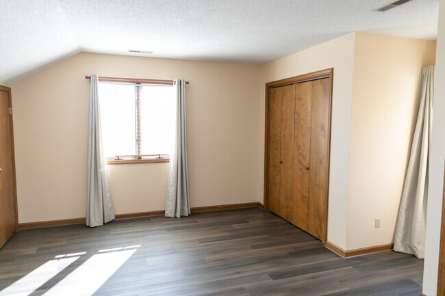 Building Photo - 5156 Mineral Springs Mountain Ave