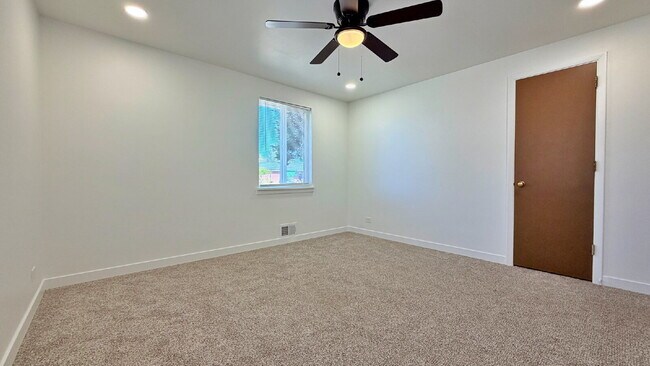 Building Photo - FANTASTIC REMODELED 3 Bed 2 Bath Home in Strayer & Shephards Park Hill Brand New Flooring New Car...