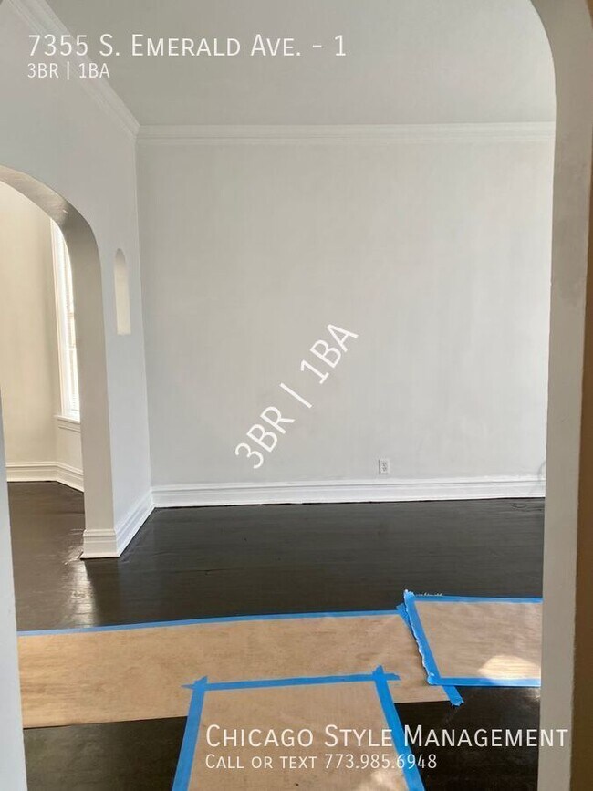 Building Photo - Generous Living Space