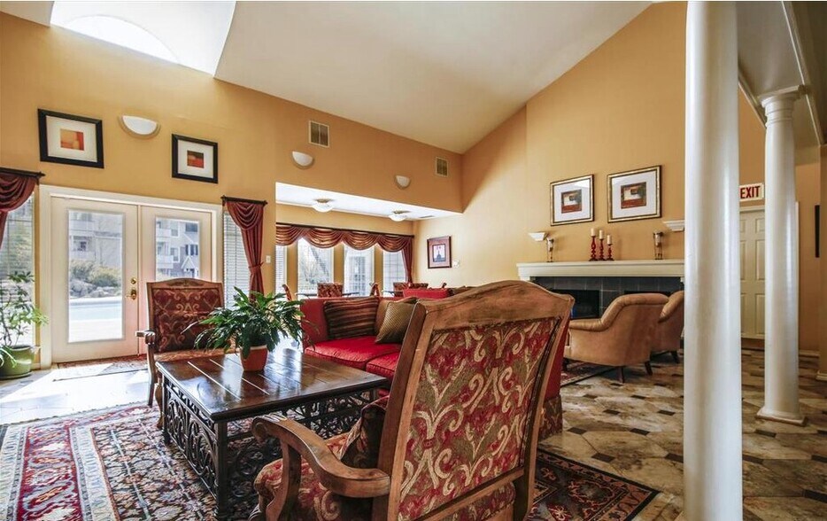 Building Photo - 3922 Penderview Dr