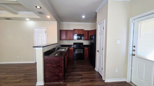 Building Photo - Wurzbach Heights Townhome for Rent ~ 3 Bedroom corner Unit with Private Yard and Garage