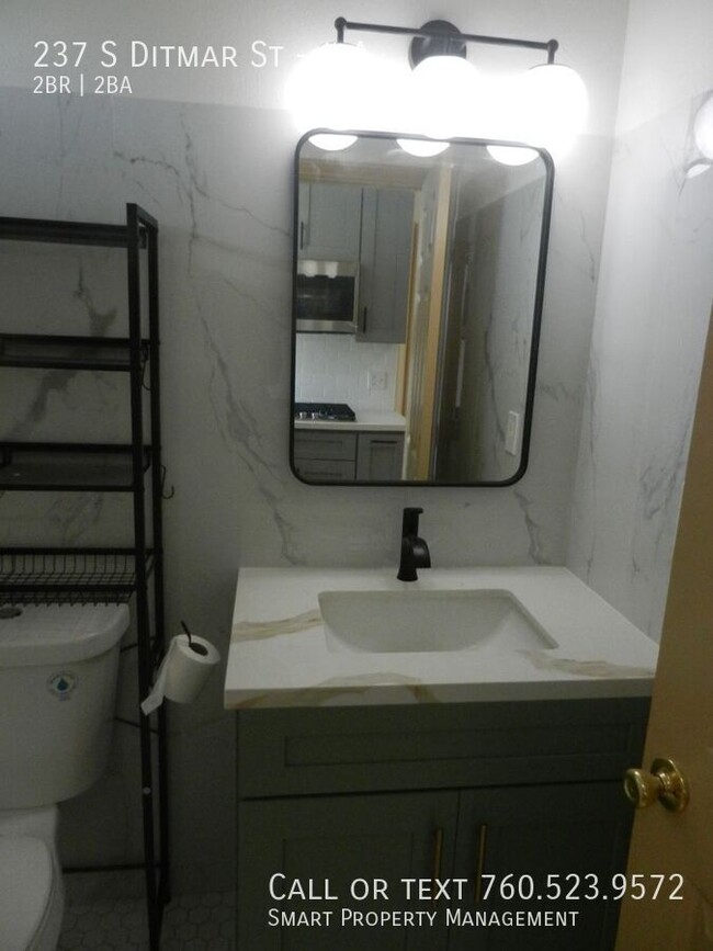 Building Photo - 237 S Ditmar St