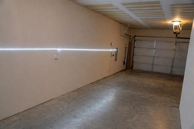 Building Photo - 11668 La Grange Dr