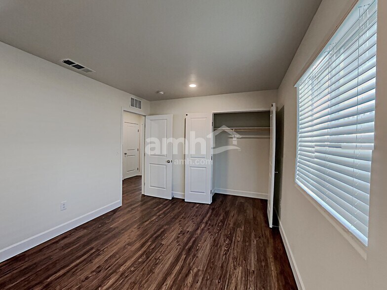 Building Photo - 313 Cape Seville Pl