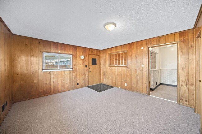 Building Photo - 1565 Garywood Ave