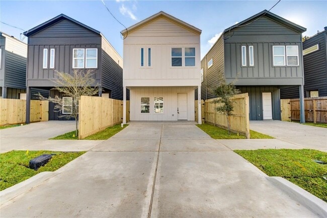Building Photo - 1217 Dewalt St