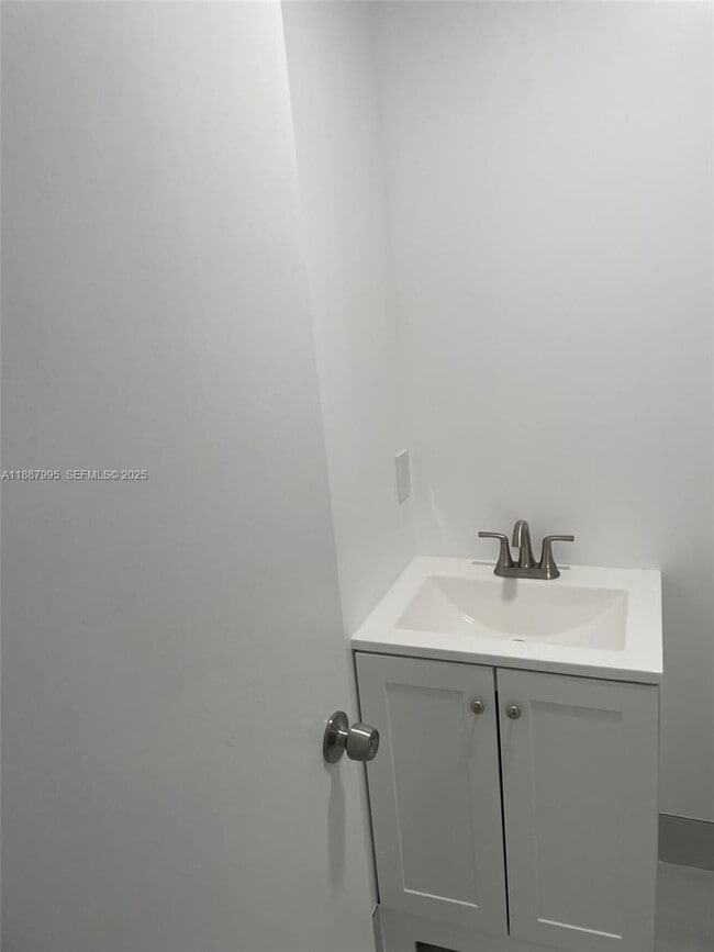 Building Photo - 6275 SW 130th Ave