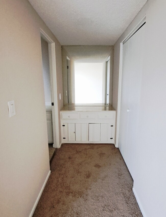 Building Photo - 4339 W Sarah St