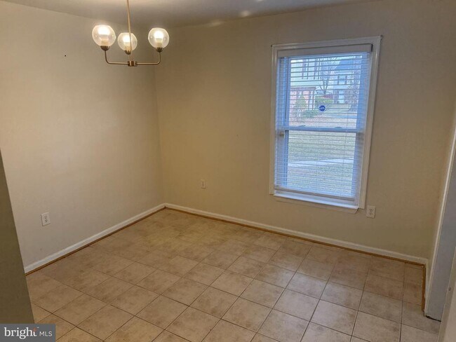 Building Photo - 540 Peacock Dr