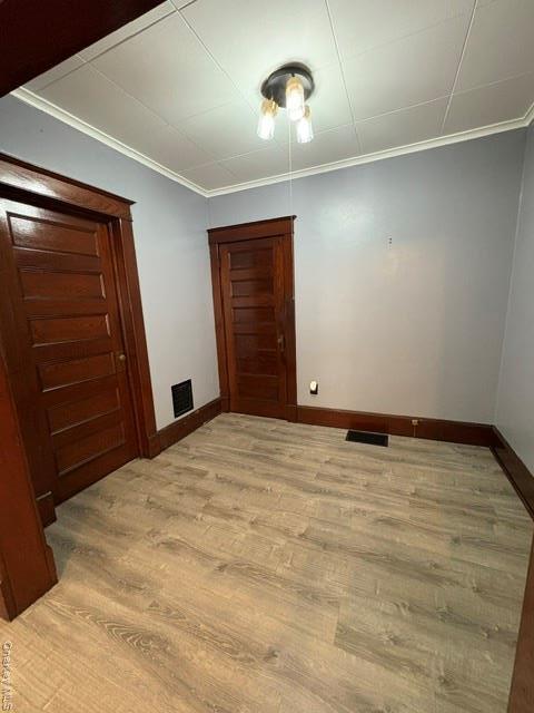 Building Photo - 102 ,Unit 1 Ave