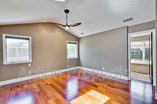 Building Photo - 1754 Granger Ave