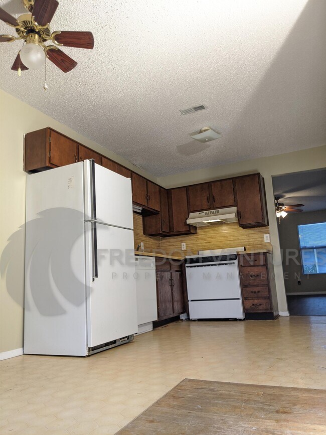 Building Photo - 2300 Grayson Valley Dr