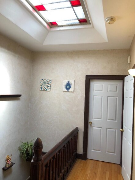 Building Photo - 437 State St