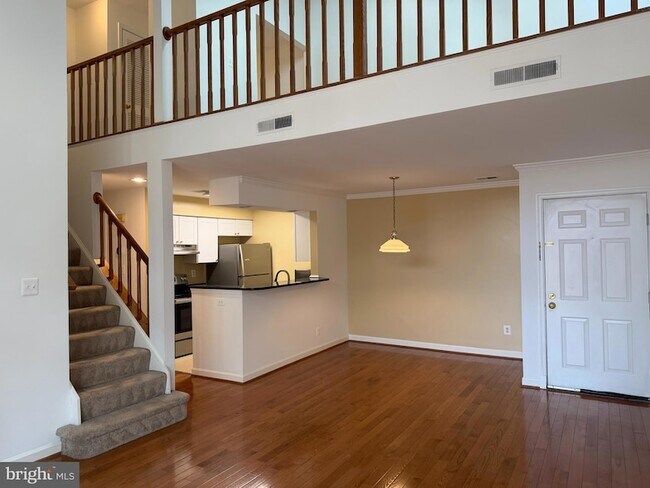 Building Photo - 5911 Barbados Pl