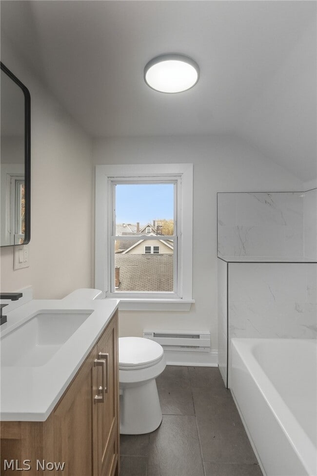 Building Photo - 12808 Beachwood Ave