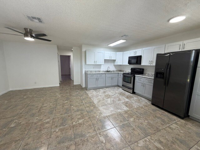 Building Photo - 1115 19th Ave N