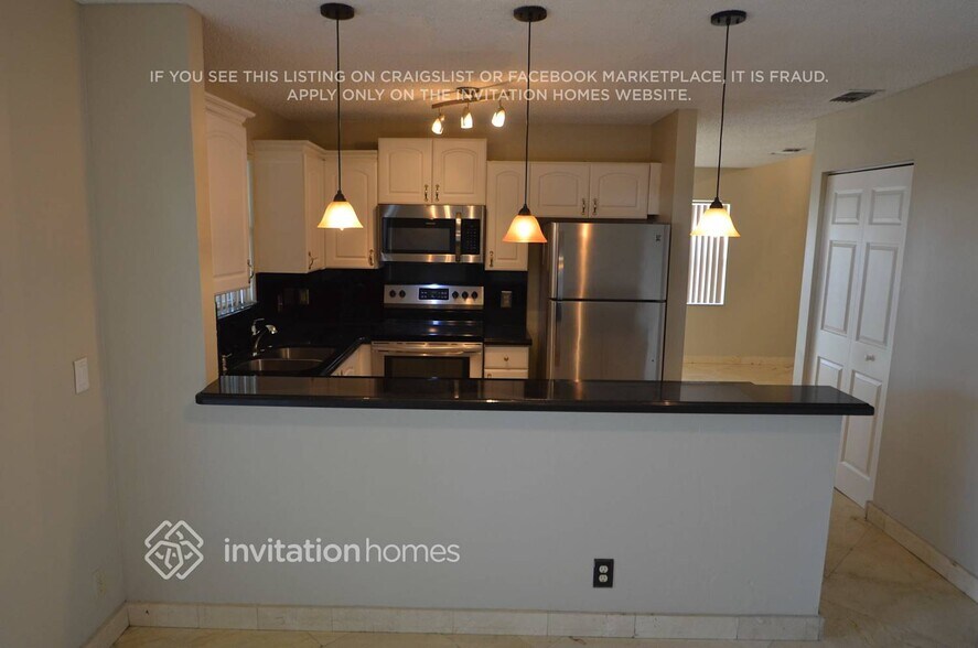 Building Photo - 6680 Fern St