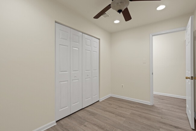 Building Photo - 7417 Wilma Ln