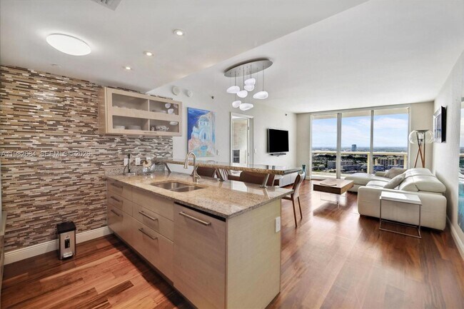 Building Photo - 1800 S Ocean Dr