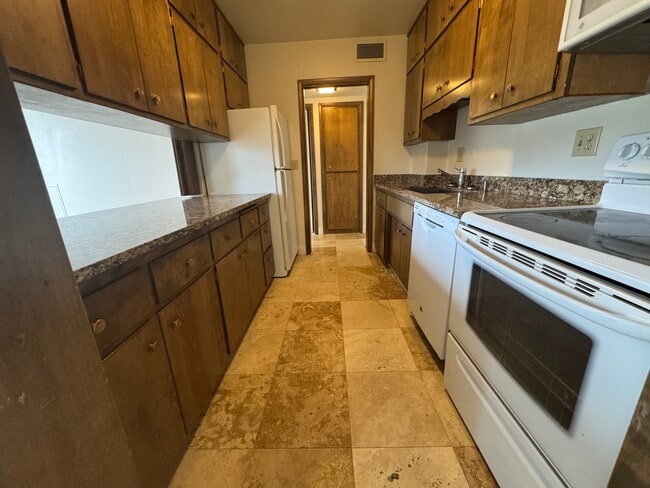 Building Photo - Park Tower Apartments