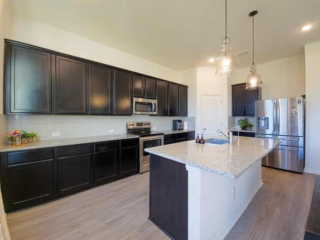 Building Photo - 627 Pheasant Hill Ln