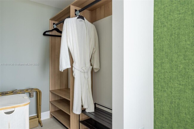 Building Photo - 159 NE 6th St