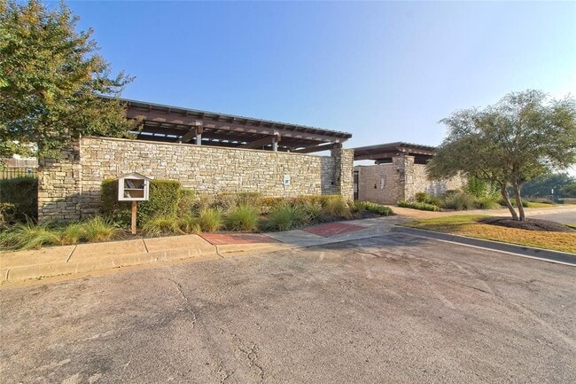 Building Photo - 161 Flexus Ln