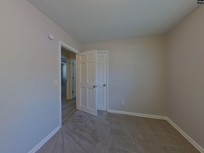 Building Photo - 208 Southampton Dr