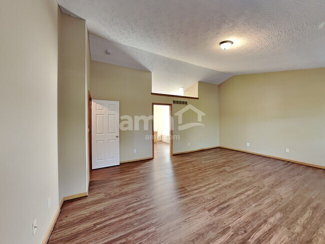 Building Photo - 55 Saddle Creek Ln