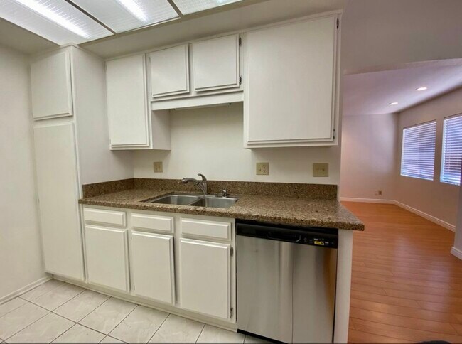 Building Photo - 8020 Langdon Ave