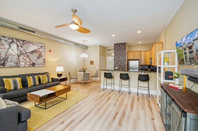 Building Photo - 415 Saint Francis St