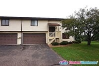 Building Photo - Available 12/1 - wonderful 2 bed, 2 bath t...
