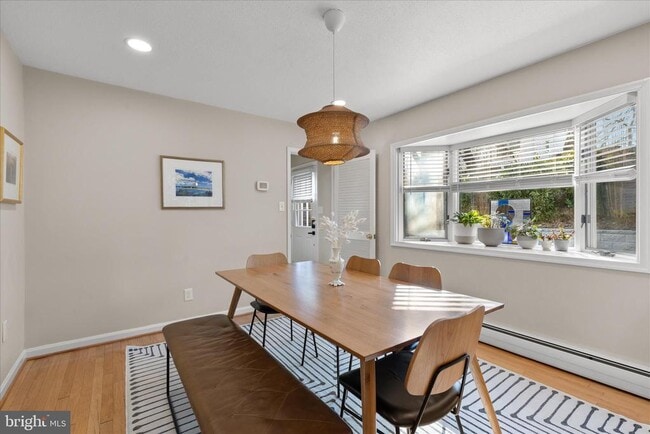 Building Photo - 10808 Hobson St