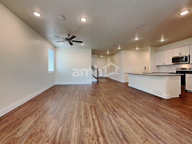 Building Photo - 3331 S 2580 W